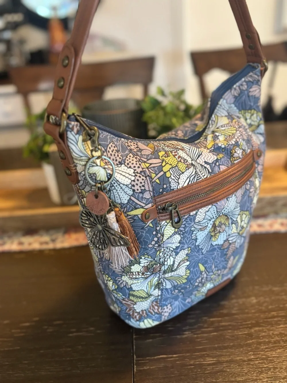 Sakroots Sequoia Shadow Flower Power Floral Hobo with Butterfly Keychain  😍 EUC - Picture 2 of 10